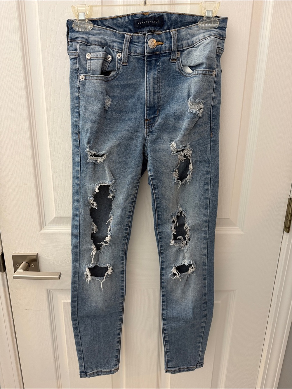 Aeropostale Women's Light Blue Ripped Super High Rise Jeggings